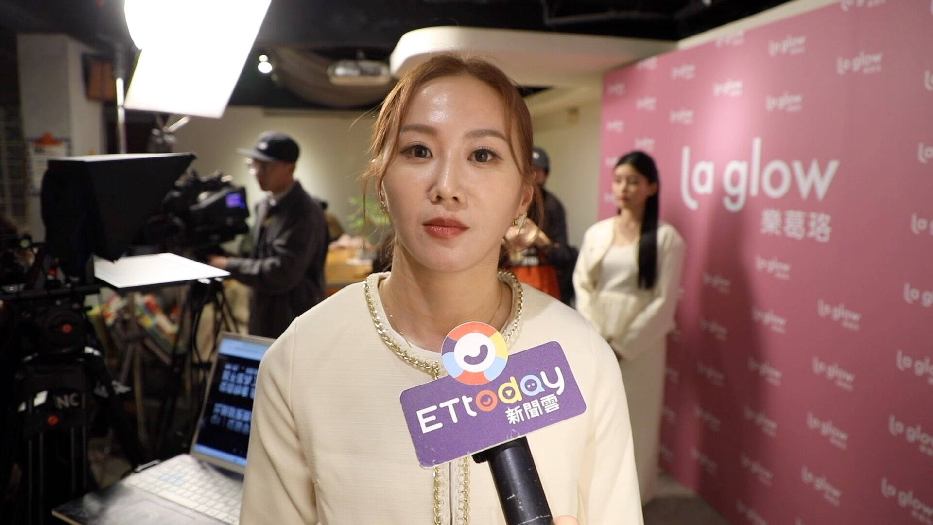 ▲▼La glow天鵝頸緻霜。（圖／記者劉亮亨攝）