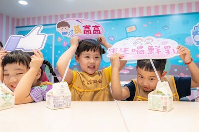 張善政視察超商鮮乳兌領　保障學童補鈣健康成長