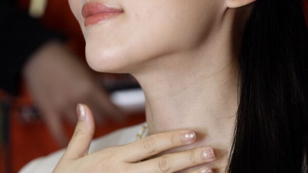 ▲▼La glow天鵝頸緻霜。（圖／記者劉亮亨攝）