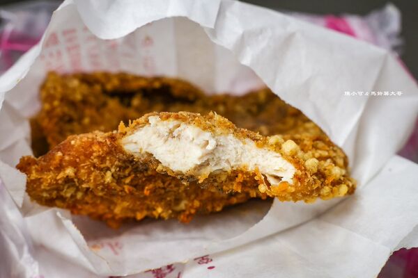 ▲▼樂華夜市無名雞排。（圖／部落客陳小可的吃喝玩樂授權提供）