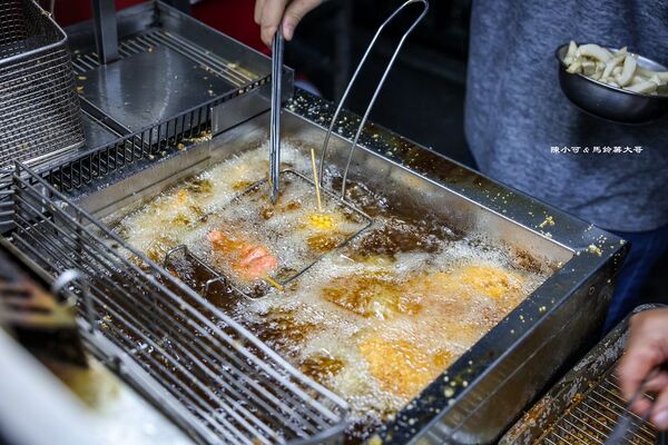 ▲▼樂華夜市無名雞排。（圖／部落客陳小可的吃喝玩樂授權提供）