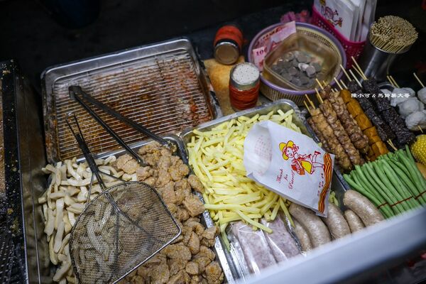 ▲▼樂華夜市無名雞排。（圖／部落客陳小可的吃喝玩樂授權提供）