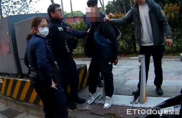 毒駕滑手機遇警拒盤查 員警果斷破窗逮人