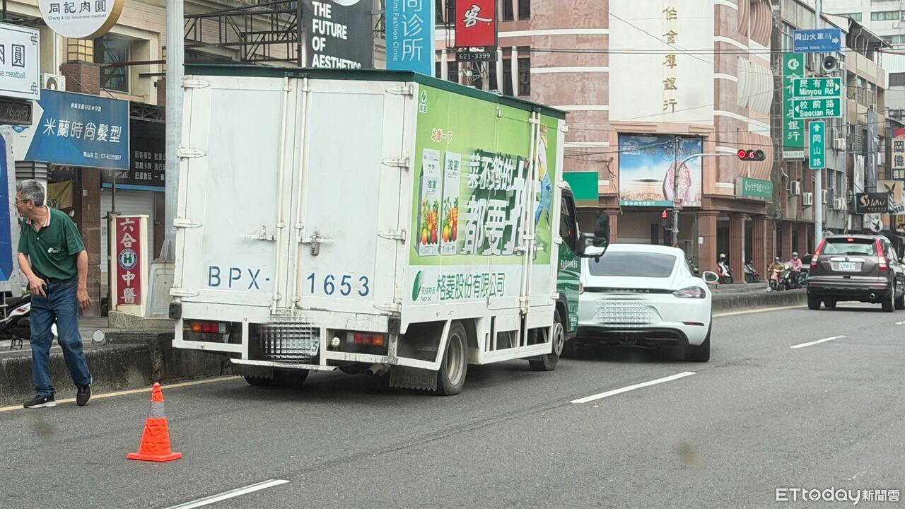 快訊/320萬保時捷鬼切!貨車來不及閃撞上去 這下慘了
