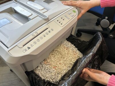 碎紙機會「氣爆」？專家揭4大NG習慣...噴錯油、塞太滿都中