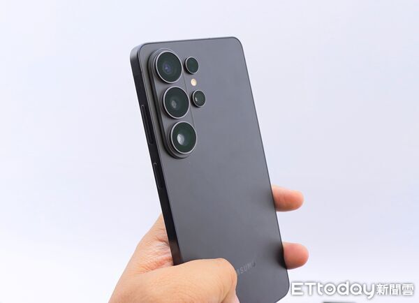 ▲▼   三星   Galaxy S26,S26+,S26Ultra,S26 Ultra       ；26日02:00後才可使用。（圖／記者蘇晟彥攝）