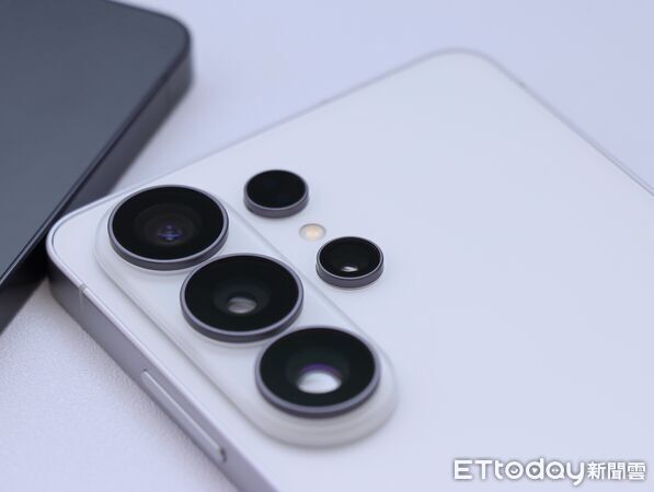 ▲▼   三星   Galaxy S26,S26+,S26Ultra,S26 Ultra       ；26日02:00後才可使用。（圖／記者蘇晟彥攝）