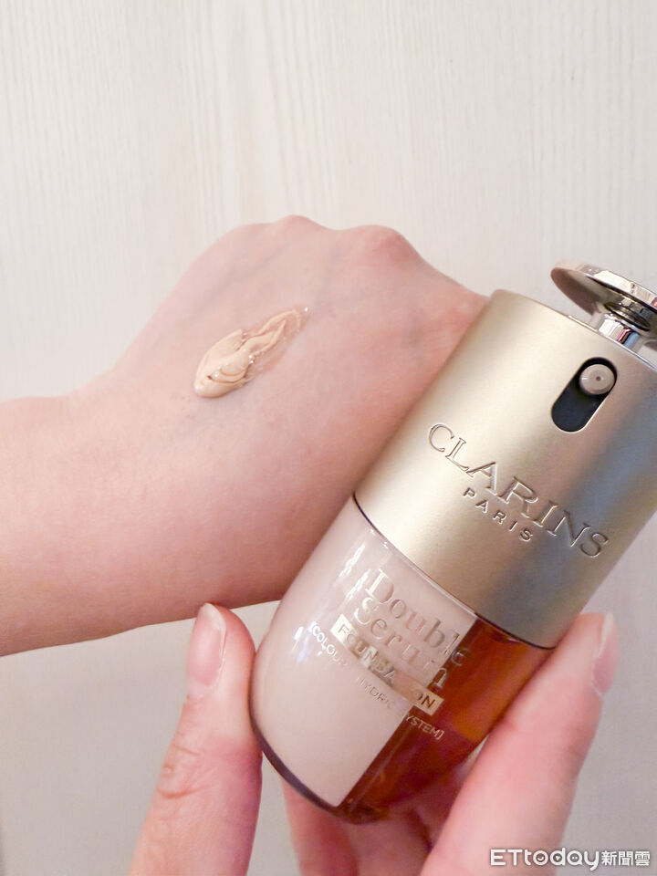 克蘭詩,黛珂,試開箱,粉底,粉底液,彩妝。（圖／記者李薇攝、品牌提供）