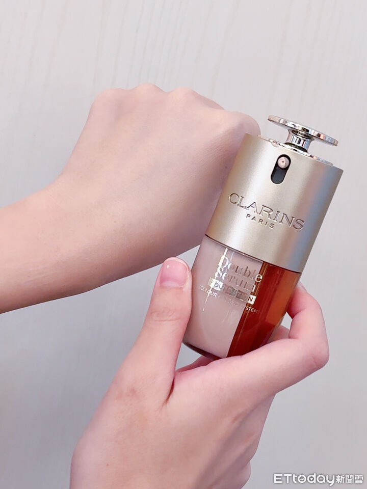 克蘭詩,黛珂,試開箱,粉底,粉底液,彩妝。（圖／記者李薇攝、品牌提供）