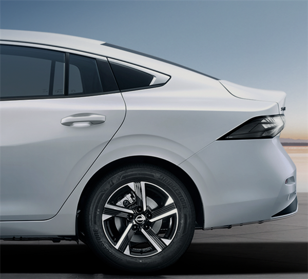 ▲新一代Nissan Sentra大陸上市！推出超殺優惠價。（圖／翻攝自Nissan）