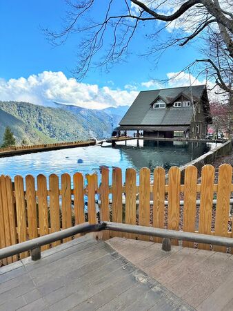 ▲▼武陵農場櫻花盛開。（圖／部落客VIVIYU小世界授權提供）