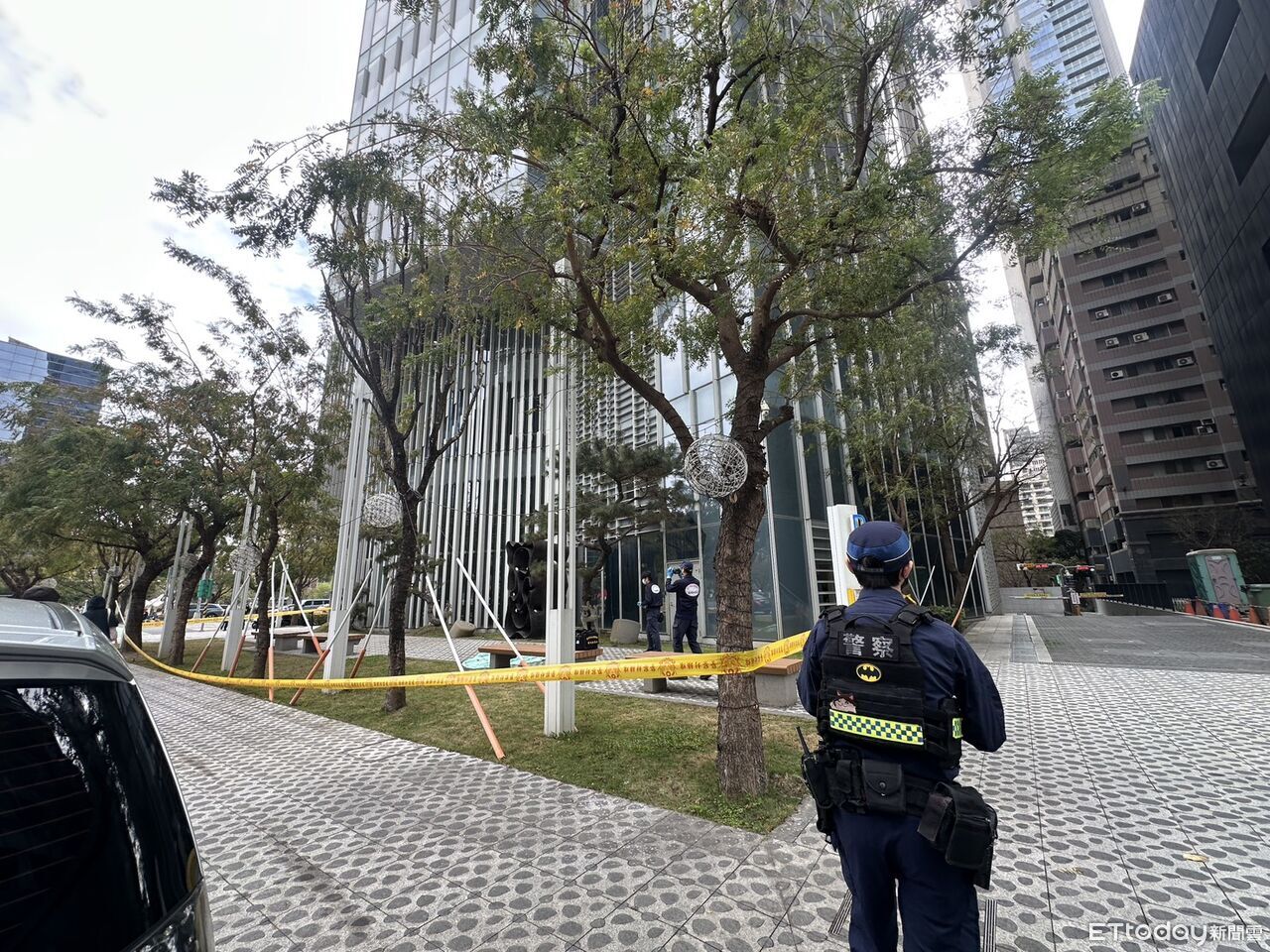 快訊/台中七期知名商辦女子墜26樓 臟器外露當場死亡!