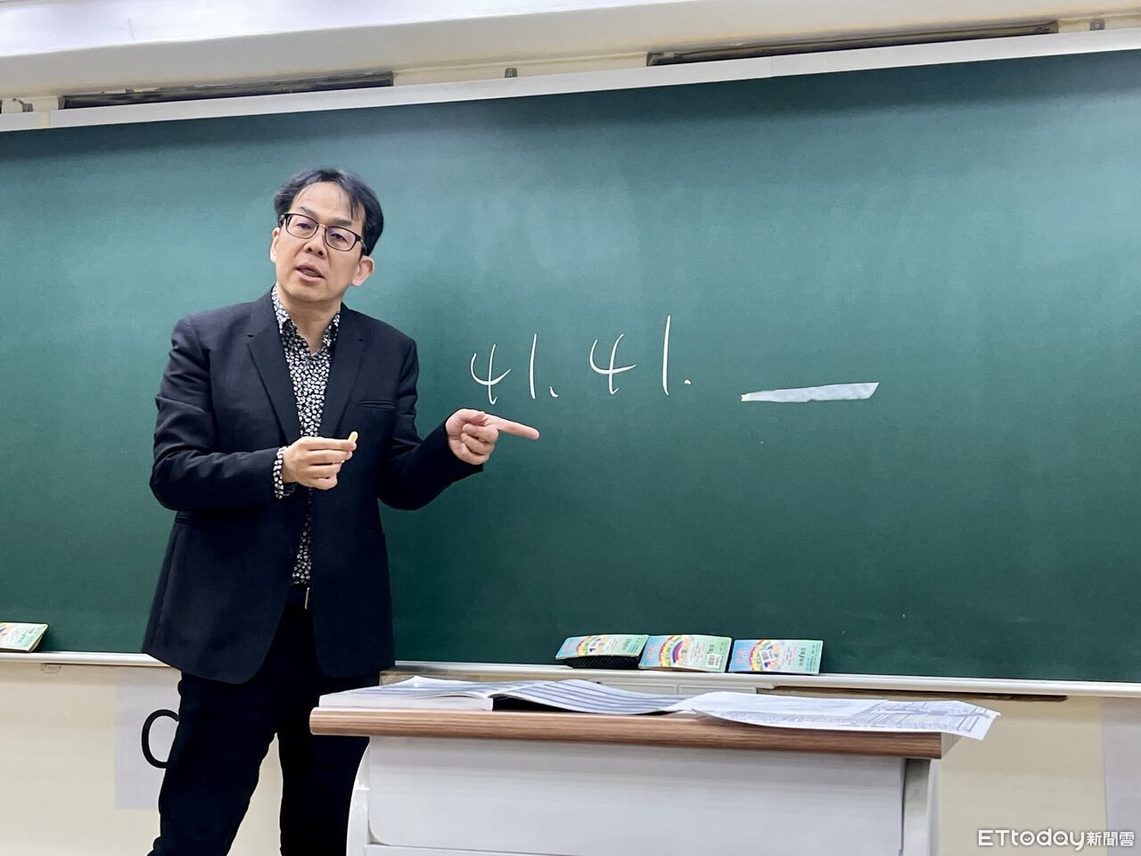學測47級分有望上「中字輩」大學 文組科系門檻降1到2級分