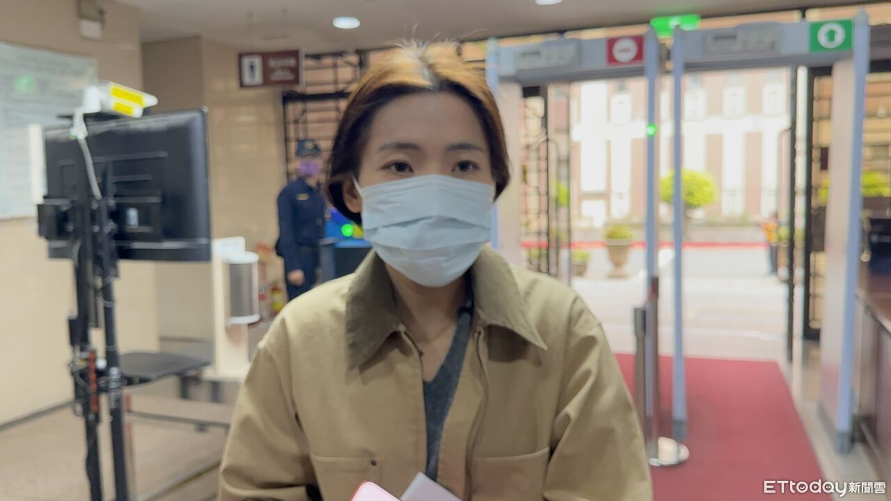 上午剛打贏「無良公關」訴訟 徐巧芯下午為誤植共諜照出庭