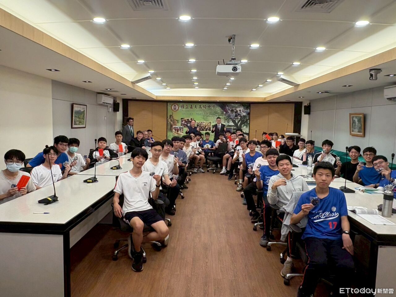 嘉義高中115學測奪滿級分狀元 百人破50級分創佳績