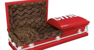 Supreme開賣「聯名棺材」！豹紋內襯超吸睛　網看傻：認真？