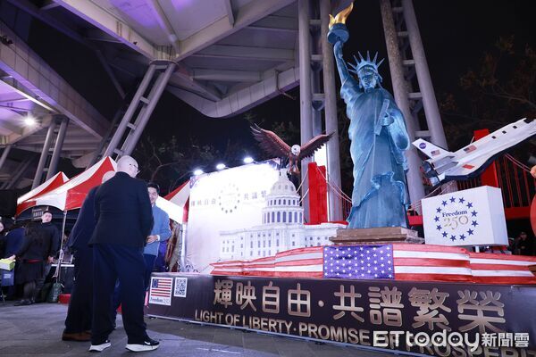 ▲▼台北市長蔣萬安將與AIT處長谷立言一同為台北燈節活動點燈。（圖／記者周宸亘攝）