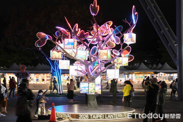 ▲2026台北燈節今（25日）點燈花博展區,2026台北燈節。（圖／記者彭懷玉攝）