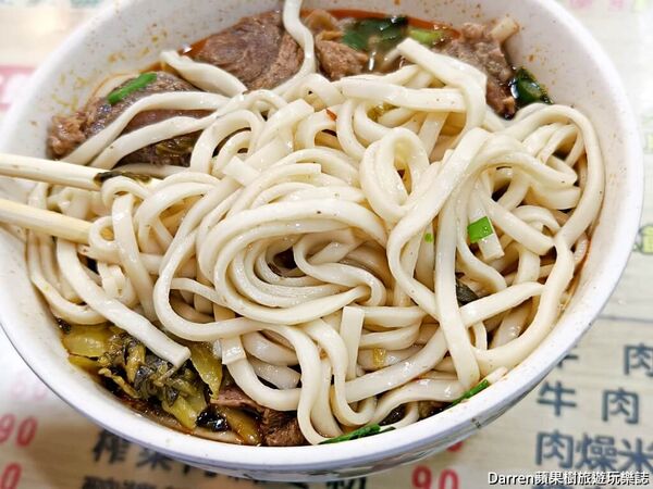 ▲▼正宗新明老牌牛肉麵。（圖／部落客Darren蘋果樹旅遊玩樂誌授權提供）