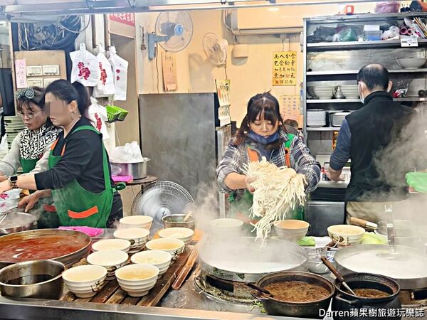 ▲▼正宗新明老牌牛肉麵。（圖／部落客Darren蘋果樹旅遊玩樂誌授權提供）