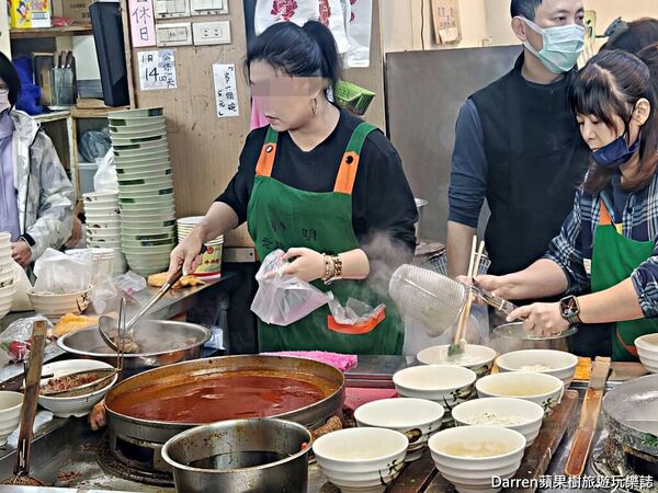 ▲▼正宗新明老牌牛肉麵。（圖／部落客Darren蘋果樹旅遊玩樂誌授權提供）