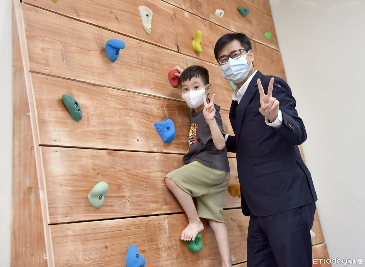 蔣萬安推「育兒減工時」!高市府推小夜型托育 是否跟進給答案了