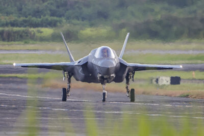 前美軍戰機教官「訓練中國飛行員」被抓　曾指揮敏感單位