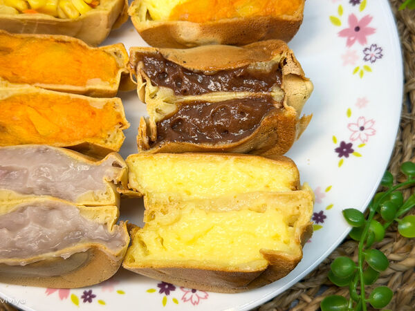 ▲▼小燕姊紅豆餅。（圖／部落客VIVIYU小世界授權提供）