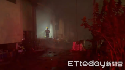 快訊／台南工廠凌晨火警！燃燒60平方公尺　警消出動43人灌救　