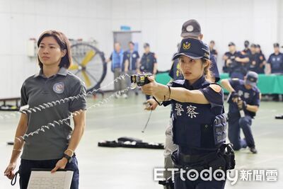 雙冠到手！特勤級訓練打造最強後盾　東港警情境模擬賽封王　