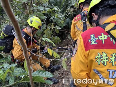 整修步道摔落20m邊坡　台中2工人受困2小時獲救