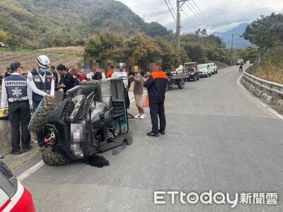 快訊／醉衝南橫！農用搬運車撞護欄...整台翻過去　5人噴飛濺血