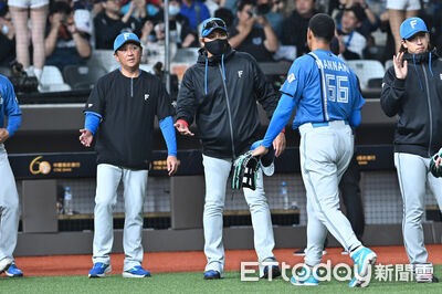 火腿3轟奠勝基！新庄解析中華隊外野啟動差異　：動到動比較快