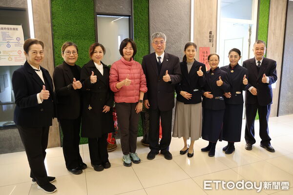 ▲花蓮慈院與慈大啟動育才深耕計畫，並將行動延伸至台東，團隊拜會台東縣政府教育處處長蔡美瑤（左）。（圖／慈濟醫學中心提供，下同）