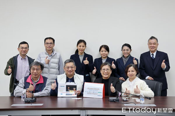 ▲花蓮慈院與慈大啟動育才深耕計畫，並將行動延伸至台東，團隊拜會台東縣政府教育處處長蔡美瑤（左）。（圖／慈濟醫學中心提供，下同）