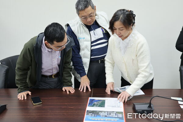 ▲花蓮慈院與慈大啟動育才深耕計畫，並將行動延伸至台東，團隊拜會台東縣政府教育處處長蔡美瑤（左）。（圖／慈濟醫學中心提供，下同）