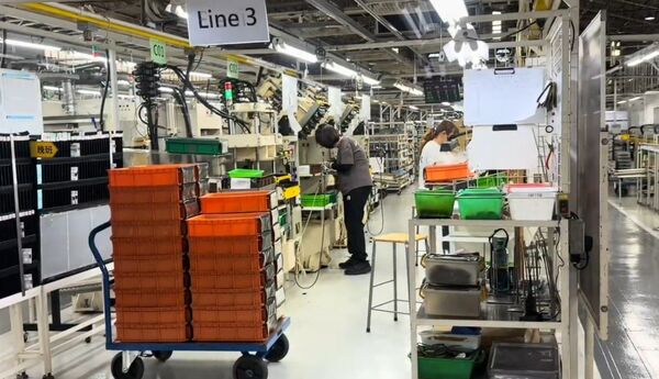 ▲彰化全拓工業董事長豪擲千萬招待員工前進東京看經典賽。（圖／民眾提供 翻攝自全拓工業臉書 ）