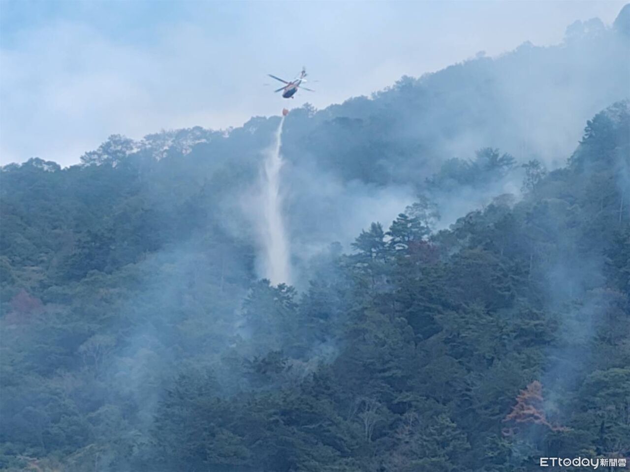 快訊/埔里森林大火燒毀40公頃 連日灌救僅餘1公頃竄煙點