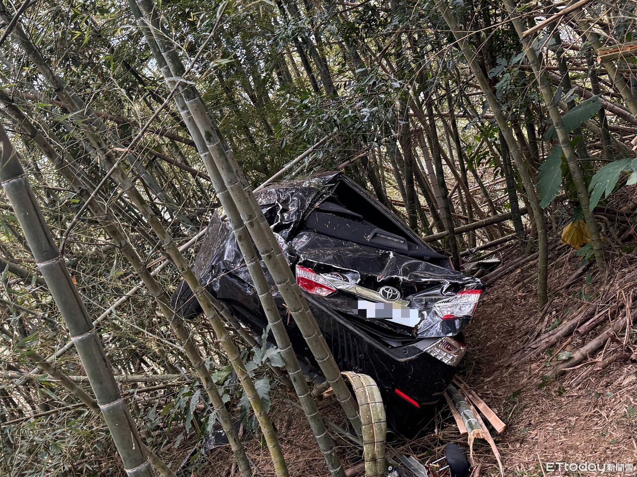 交趾陶大師謝東哲開車墜50米深谷 驚險獲救:神要我回來創作