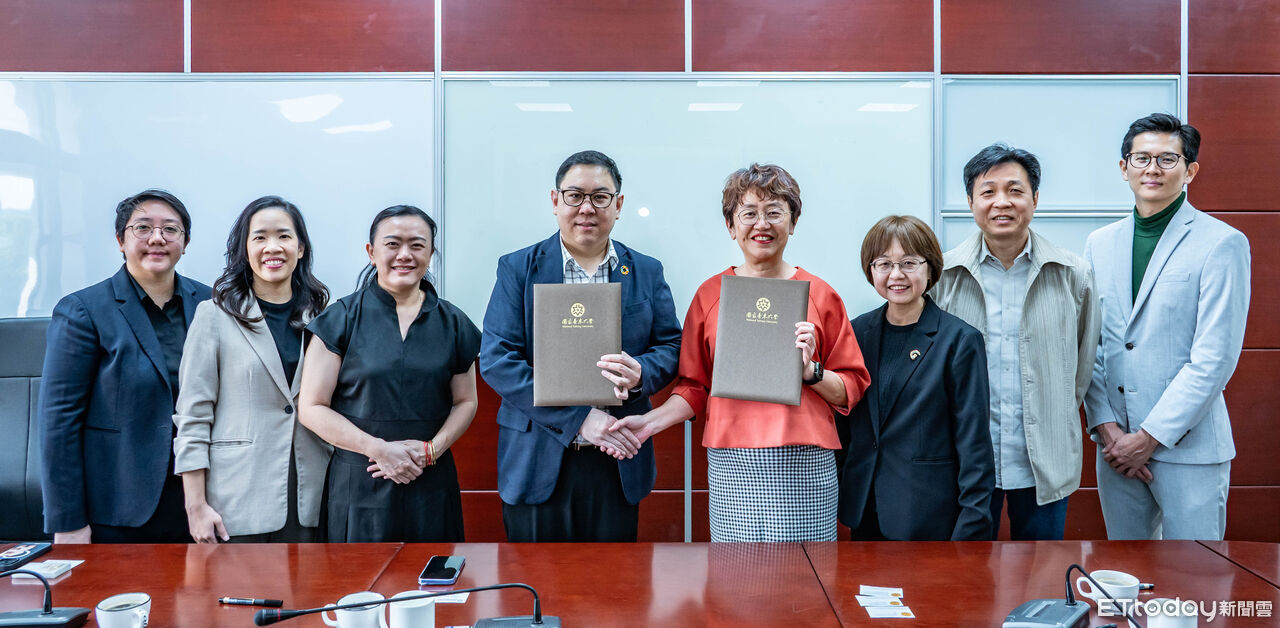 台東大學人文學院與泰國法政大學創新學院簽署MOU