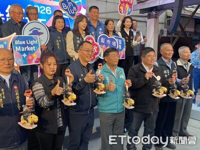 2026台灣燈會前哨戰　「新港綻放 in Blue」點亮百年藍市場