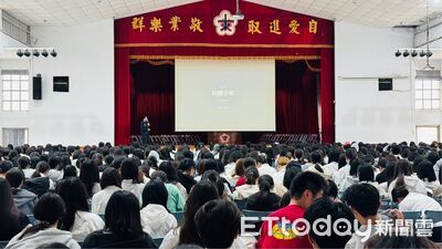 台東縣警察局少年隊走進台東女中 識詐反毒守護青春
