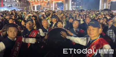 鹿耳門花火迎春震撼登場！高空煙火×無人機大秀　萬人齊聚迎福氣