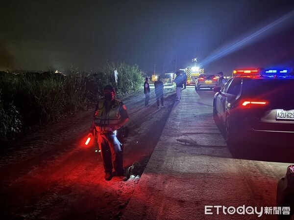 ▲里港警方逮獲3男涉嫌放火燒雜草。（圖／記者陳崑福翻攝）