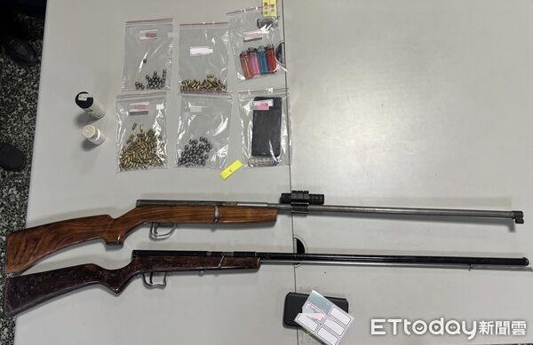 ▲里港警方逮獲3男涉嫌放火燒雜草。（圖／記者陳崑福翻攝）