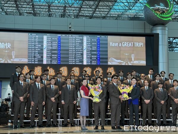 ▲▼        中華隊搭機啟程     。（圖／記者王真魚攝）