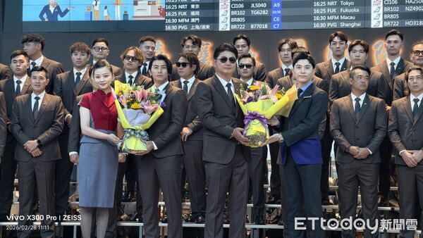 ▲經典賽中華隊送機，行前全員大合照。（圖／記者林敬旻攝）