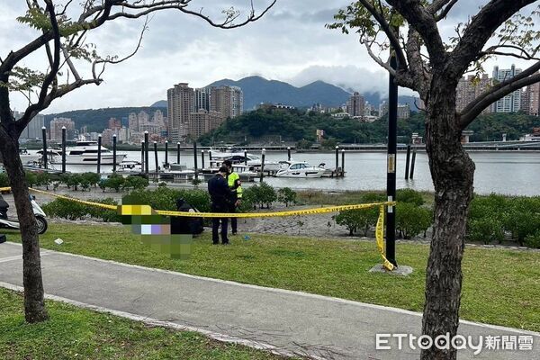 ▲▼            新北市關渡橋下沙洲發現一具女性浮屍 。（圖／記者陸運陞翻攝）