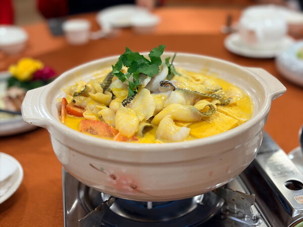 ▲統一渡假村谷關溫泉養生會館「夢饗餐車」一泊二食方案，和洋雙人房平日6,880元起。（圖／業者提供）