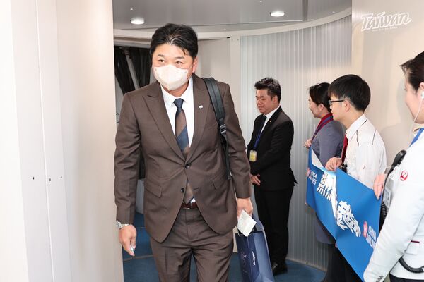 ▲▼中華隊抵達宮崎。（圖／中職提供）